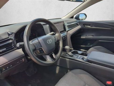 Used 2025 Toyota Camry LE FWD image 11