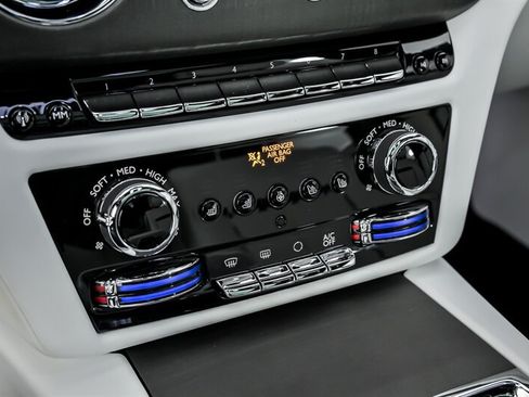 Used 2022 Rolls-Royce Ghost AWD/4WD image 38