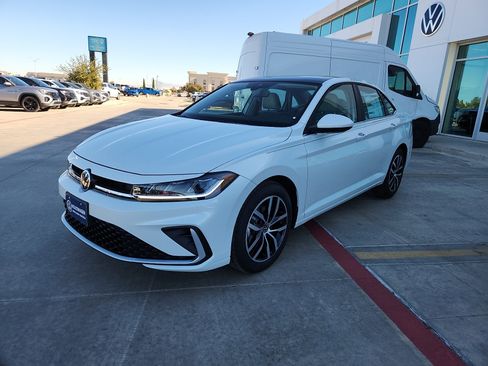 New 2026 Volkswagen Jetta SE image 3