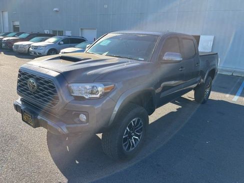 Used 2023 Toyota Tacoma TRD Sport w/ Advanced Technology Package image 3