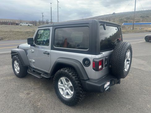 Used 2021 Jeep Wrangler Sport S image 3