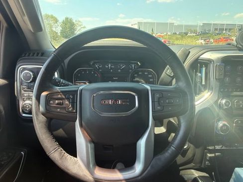 Used 2022 GMC Sierra 1500 SLT w/ SLT Premium Plus Package AWD/4WD image 16