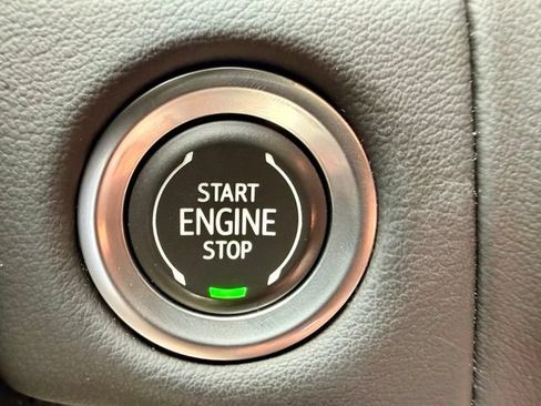 Used 2022 GMC Yukon XL SLT AWD/4WD image 28