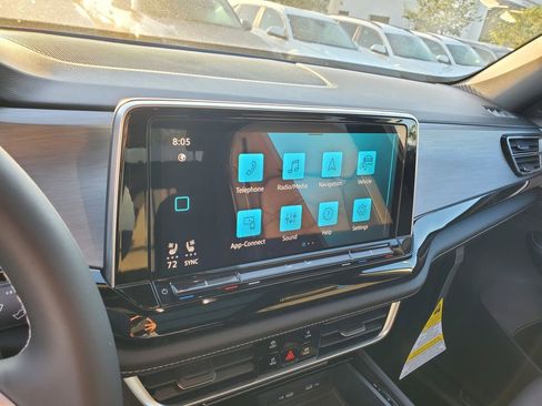 New 2026 Volkswagen Atlas Cross Sport SE image 8