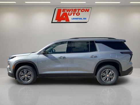 New 2026 Chevrolet Traverse LT w/ Driver Confidence Package AWD/4WD image 2