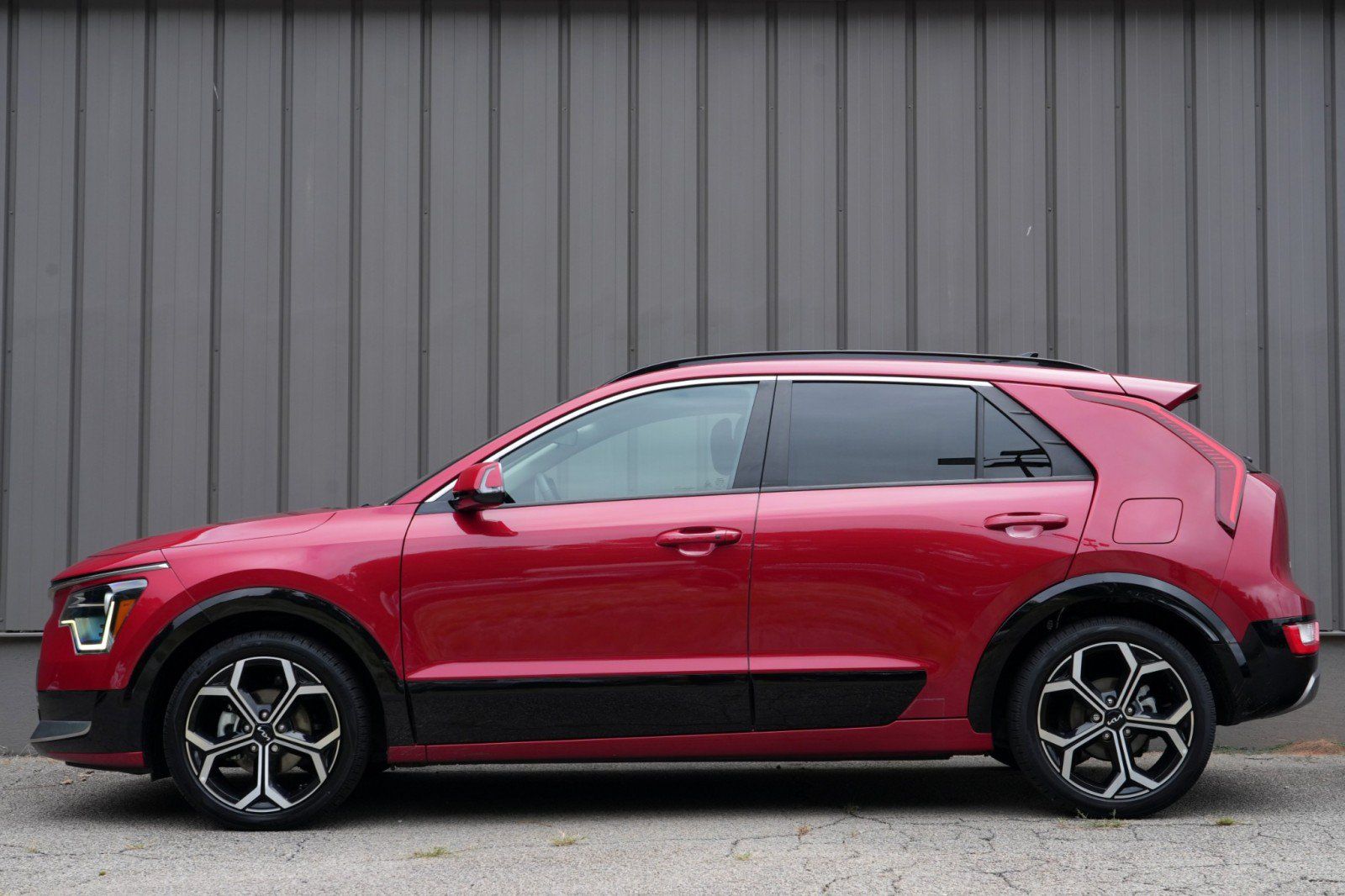 Used 2024 Kia Niro EX Touring FWD image 7