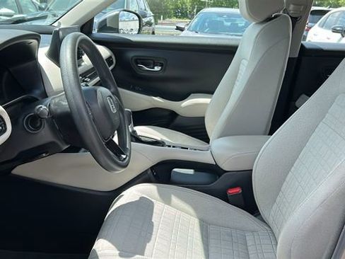 Used 2024 Honda HR-V LX image 10