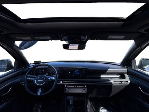 Certified 2025 Hyundai Santa Cruz Limited image 13