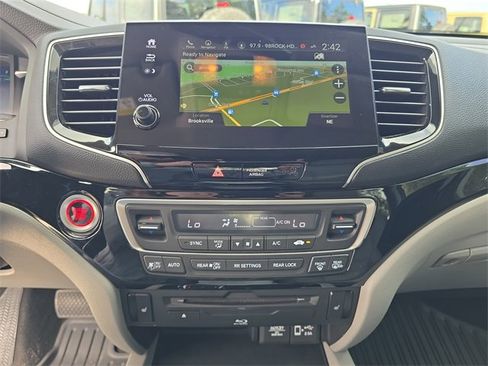 Used 2022 Honda Pilot Touring image 19