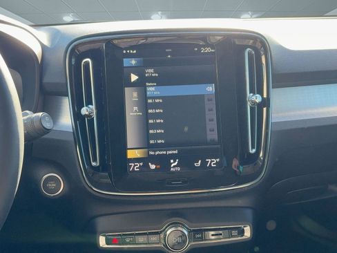 Certified 2022 Volvo XC40 T5 Momentum image 21