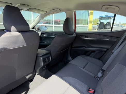 Used 2025 Toyota Camry LE FWD image 31