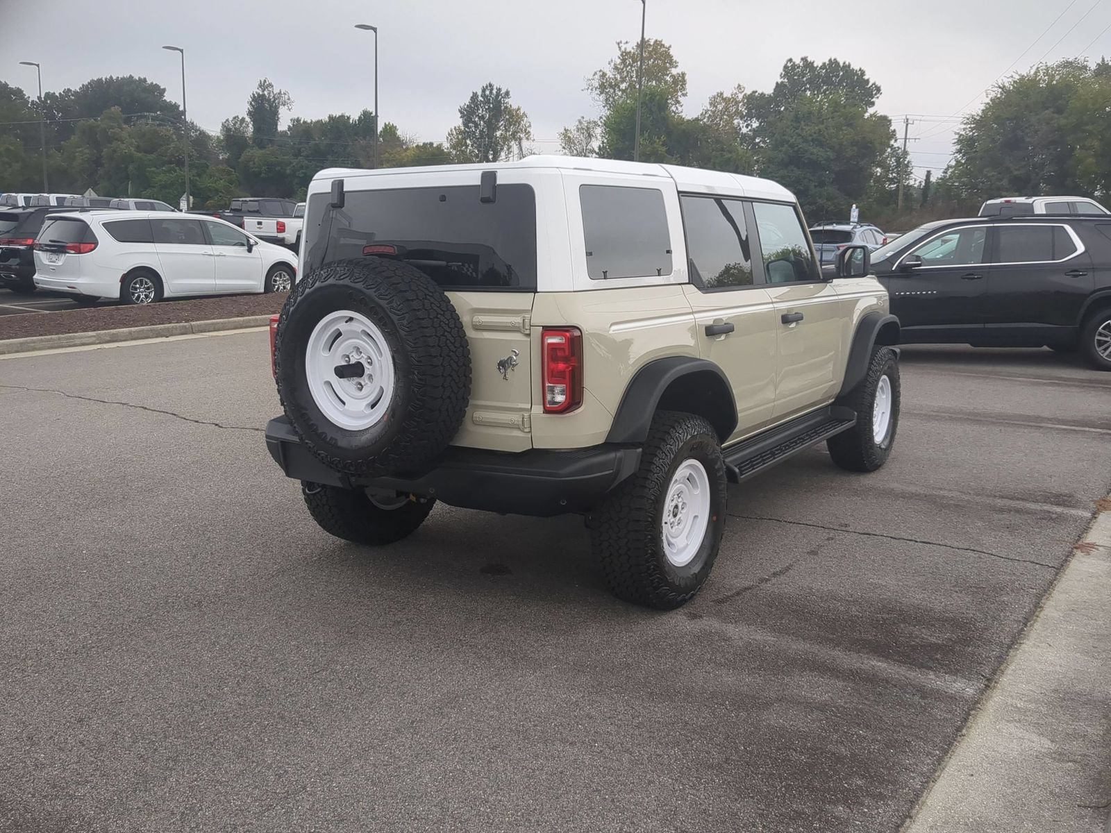 New 2026 Ford Bronco Heritage Edition AWD/4WD image 3