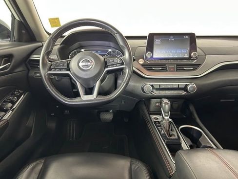 Used 2024 Nissan Altima 2.5 SR FWD image 14