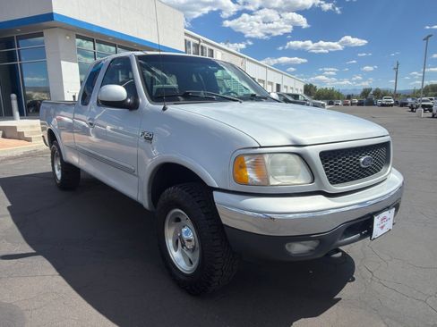 Used 2001 Ford F150 Lariat AWD/4WD image 1