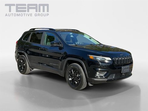 Certified 2023 Jeep Cherokee Altitude Lux image 1