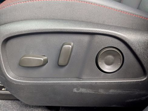 Used 2026 Chevrolet Equinox RS FWD image 24