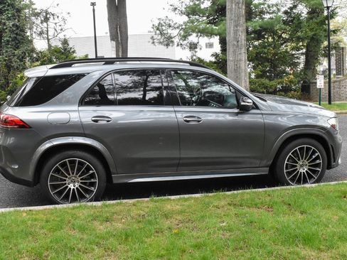 Used 2022 Mercedes-Benz GLE 350 4MATIC w/ AMG Line Exterior image 9