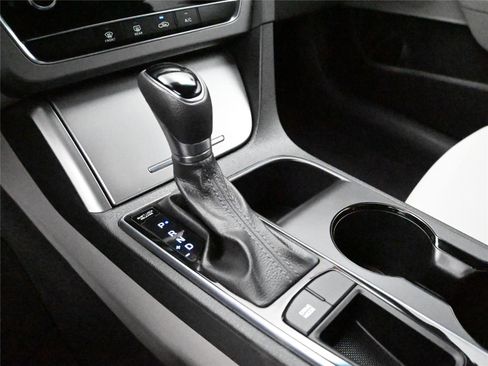 Used 2017 Hyundai Sonata Sport image 5