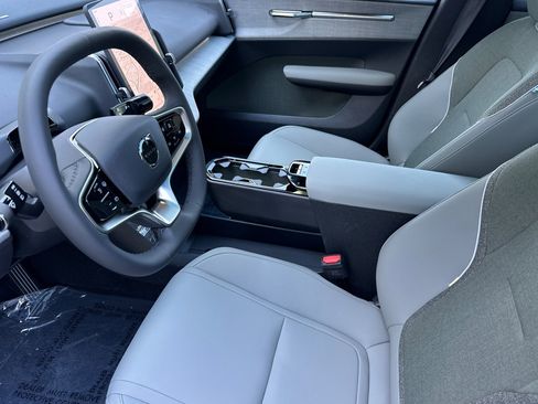 New 2025 Volvo EX30 Plus AWD/4WD image 8