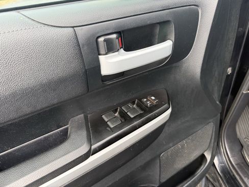 Used 2016 Toyota Tundra SR5 image 14