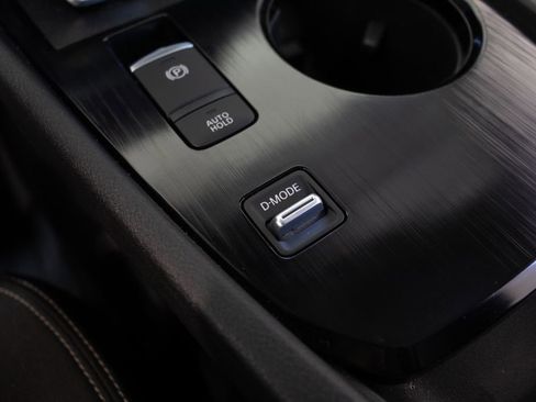 Used 2023 Nissan Rogue S image 32