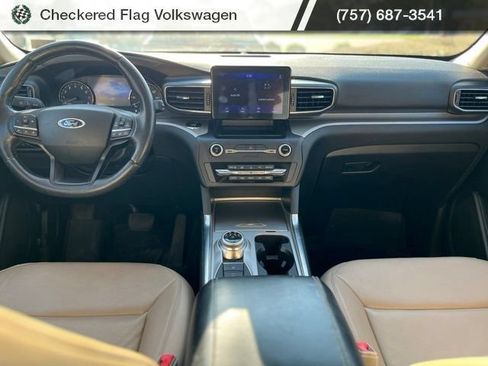 Used 2020 Ford Explorer XLT w/ Equipment Group 202A AWD/4WD image 30