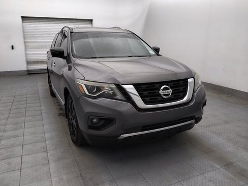 Used 2017 Nissan Pathfinder Platinum w/ Family Entertainment Package image 13