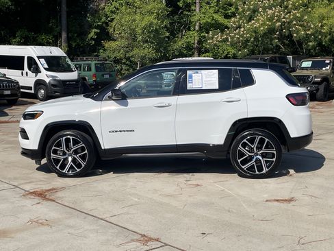 Used 2025 Jeep Compass Limited w/ Elite Group AWD/4WD image 6