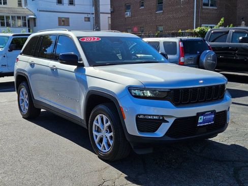 Used 2022 Jeep Grand Cherokee Limited image 7