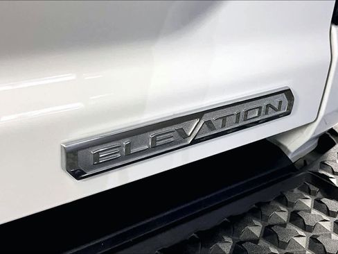 Certified 2024 GMC Canyon Elevation RWD image 10