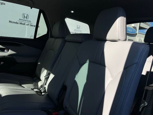 Used 2025 Honda Pilot EX-L image 41