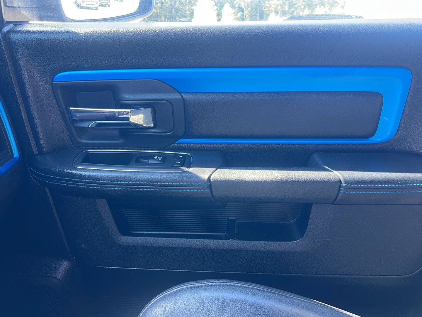 Used 2018 RAM 1500 Sport w/ Hydro Blue Sport Package AWD/4WD image 25