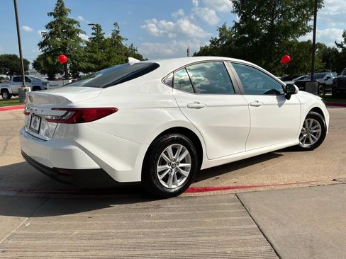 Used 2025 Toyota Camry LE FWD image 6