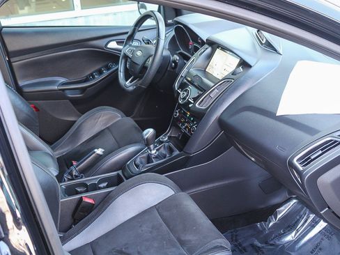 Used 2017 Ford Focus RS AWD/4WD image 18