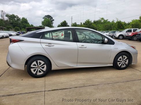 Used 2018 Toyota Prius Two w/ Prius Two Safety Plus Package FWD image 9