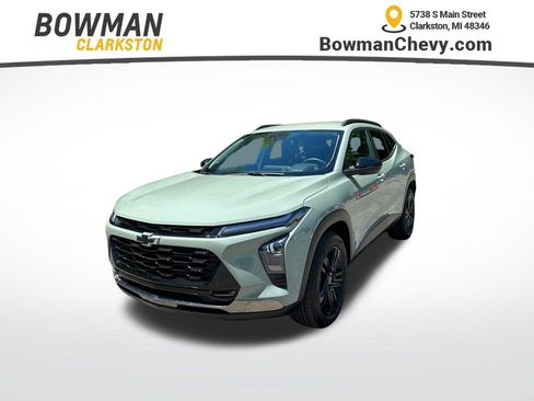 Used 2025 Chevrolet Trax ACTIV w/ Driver Confidence Package FWD image 1