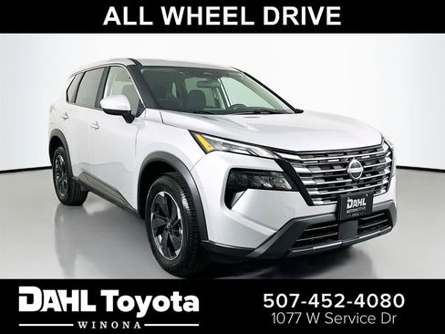 Used 2024 Nissan Rogue SV image 1