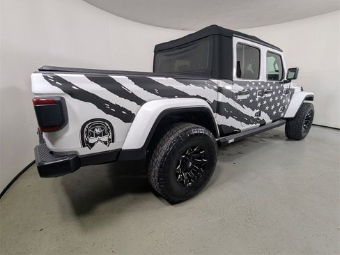 Used 2020 Jeep Gladiator Overland image 7