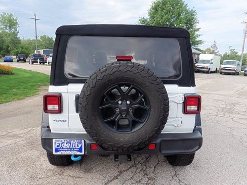 Used 2024 Jeep Wrangler Unlimited AWD/4WD image 17