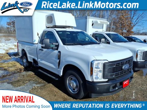 Used 2024 Ford F250 XL image 1