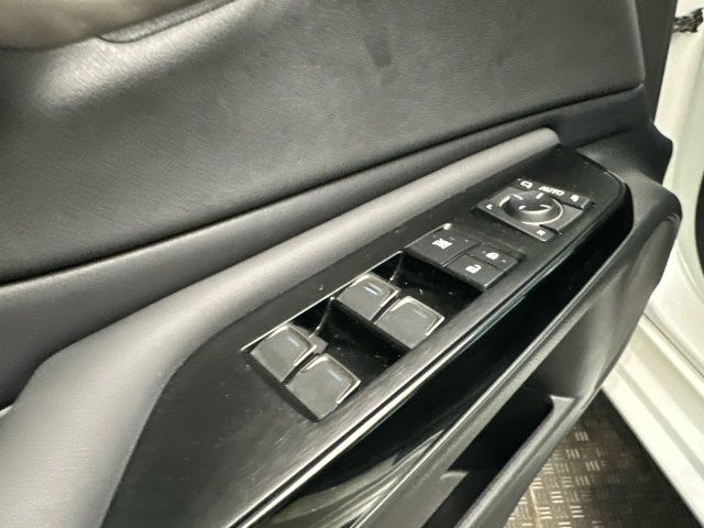 Used 2023 Lexus ES 350 w/ Premium Package FWD image 13
