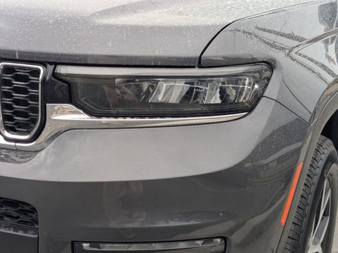 Used 2024 Jeep Grand Cherokee L Limited w/ Luxury Tech Group II image 12