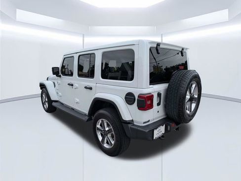 Used 2019 Jeep Wrangler Unlimited Sahara AWD/4WD image 6