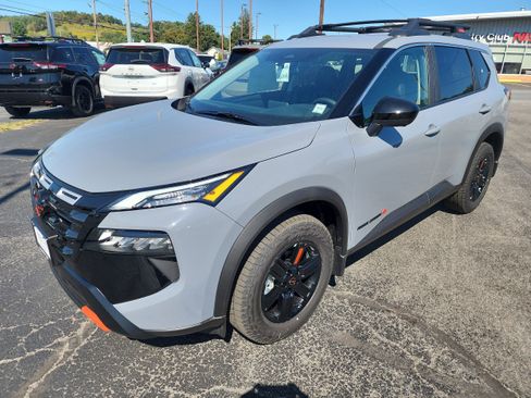 New 2026 Nissan Rogue SV image 4