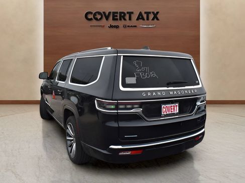 Used 2023 Jeep Grand Wagoneer L 4WD image 4