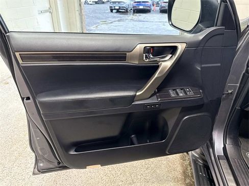 Used 2021 Lexus GX 460 Premium w/ Premium Package image 5