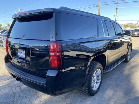 Used 2020 Chevrolet Suburban LT image 9