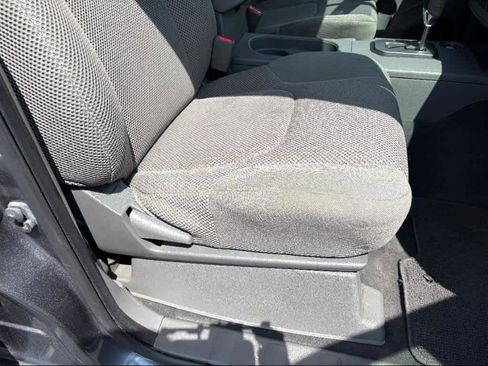 Used 2021 Nissan Frontier SV w/ Midnight Edition Floor Mats image 7