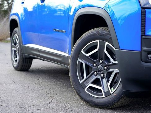 New 2026 Jeep Cherokee Laredo AWD/4WD image 3