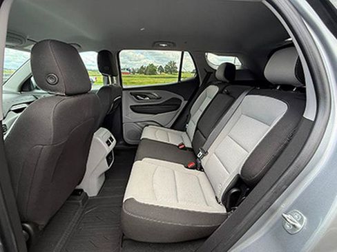 Used 2023 GMC Terrain SLE w/ LPO, Floor Liner Package AWD/4WD image 18